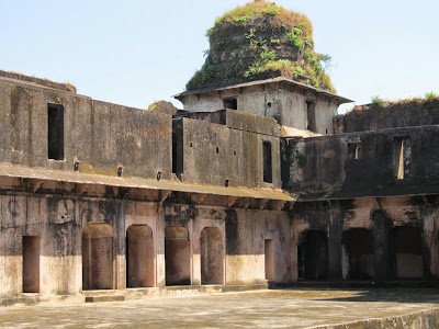 Mandla Ramnagar moti mahal (m.p.) india pics |  मंडला रामनगर मोती महल