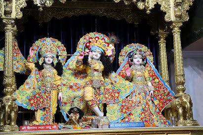 कृष्ण जन्माष्टमी क्यों मनाई जाती है: महत्व, कथा, पूजा विधि और परंपराएँ