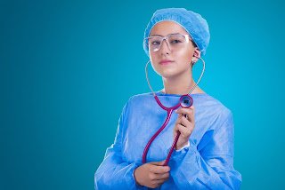 क्या आप भी इंटरनेट पर बीमारियों के लक्षण खोजते है ! signs of diseases on the internet