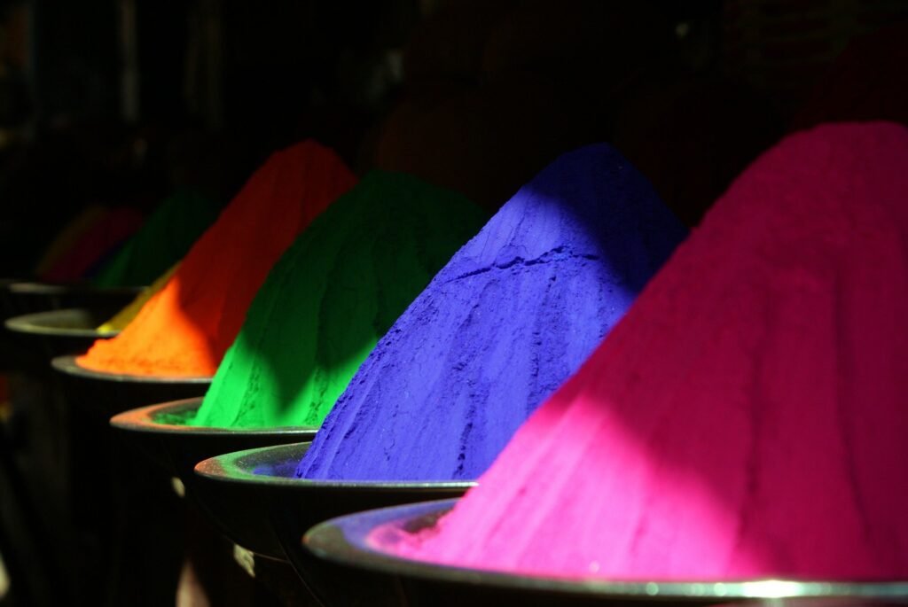 होली में रंग खेलते समय हमें क्या-क्या सावधानियां रखना चाहिए | Holi me savdhani