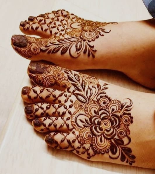 पैर मेहंदी डिजाइन फोटो | Pair ki mehndi design simple photo