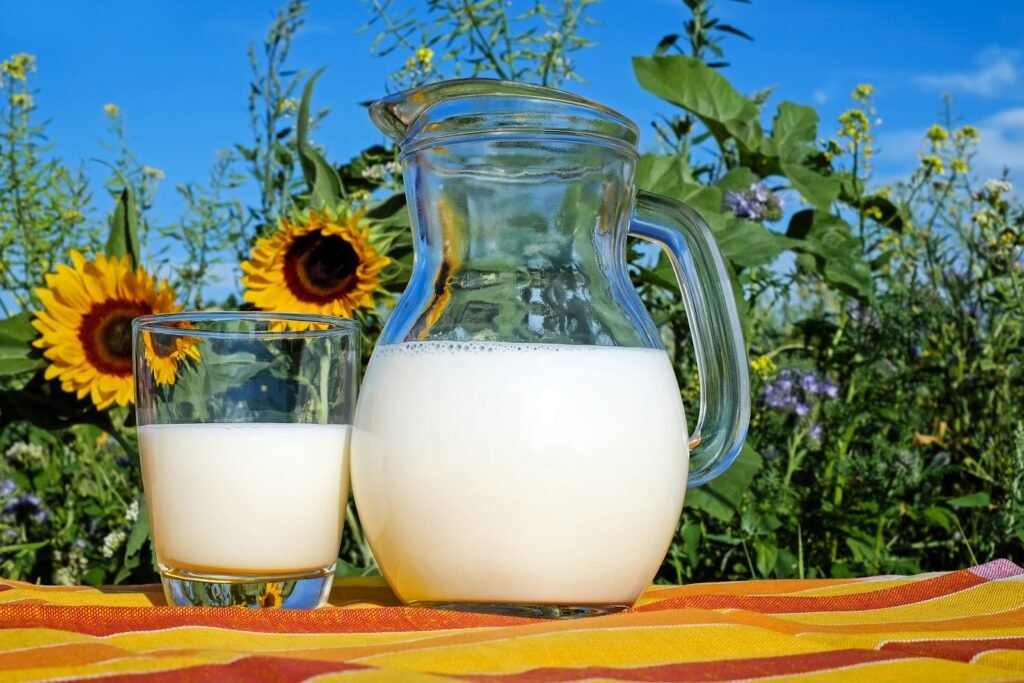 छाछ पीने के फायदे और नुकसान (Buttermilk Benefits in Hindi) – पाचन, वजन और गर्मी में ठंडक का देसी उपाय