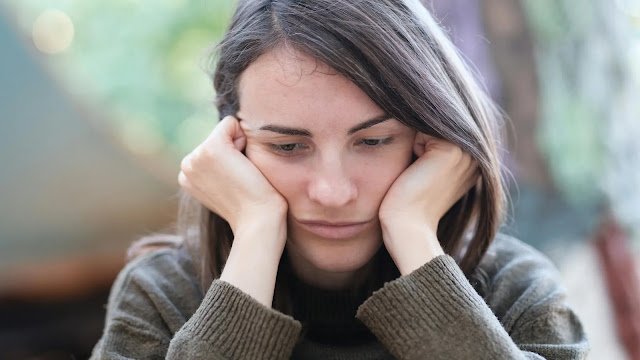 किसी से बात करनी है पर समझ नहीं आता किससे करें — 5 सही तरीके