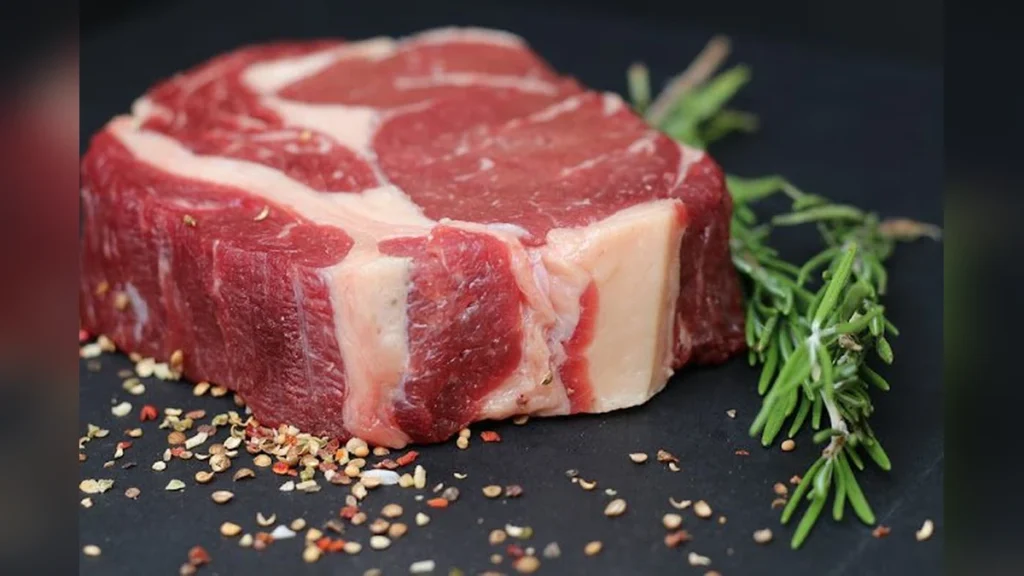 सूअर का मांस फायदे, pork benefits in Hindi, pork meat nutrition, pork facts Hindi, सूअर का मांस healthy है या नहीं