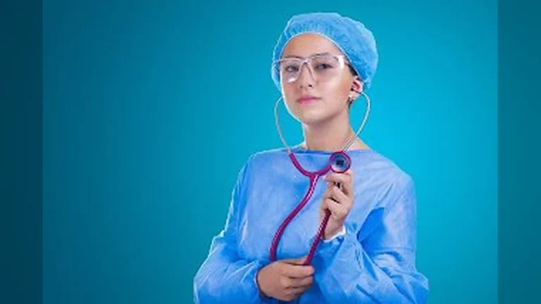क्या आप भी इंटरनेट पर बीमारियों के लक्षण खोजते है ! signs of diseases on the internet