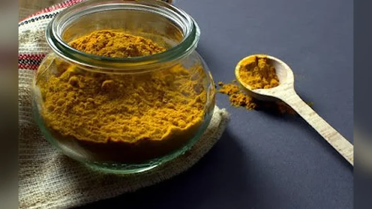 हल्दी वाला पानी पीने से हमारे शरीर को होते हैं ये लाभ | Turmeric water