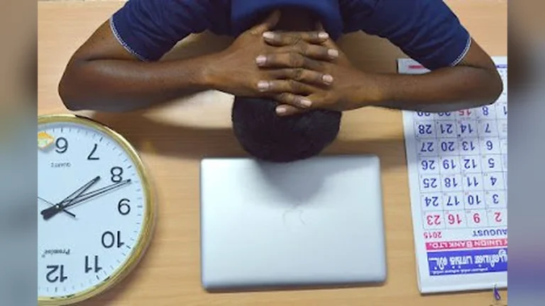 ये 5 आदतें रोक रही है आपको, कुछ बड़ा करने से ! Successful People Stop Doing These 5 Things